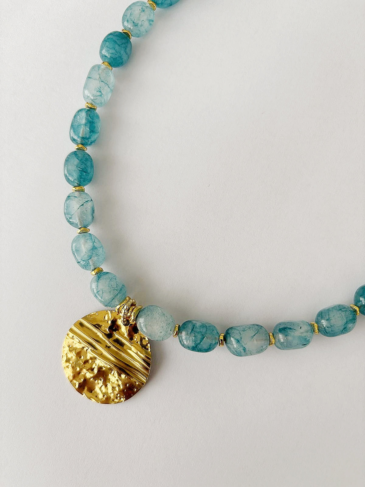 Collier Laora